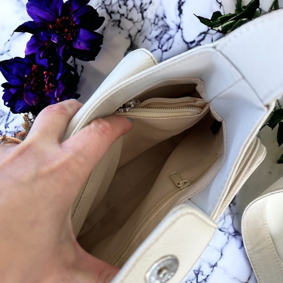 Fossil NWOT Pebbled Leather Shoulder Bag Satchel Bone Color Off White - Picture 13 of 15